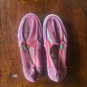 Sanuk Pink and Purple Sneakers Casual Comfort